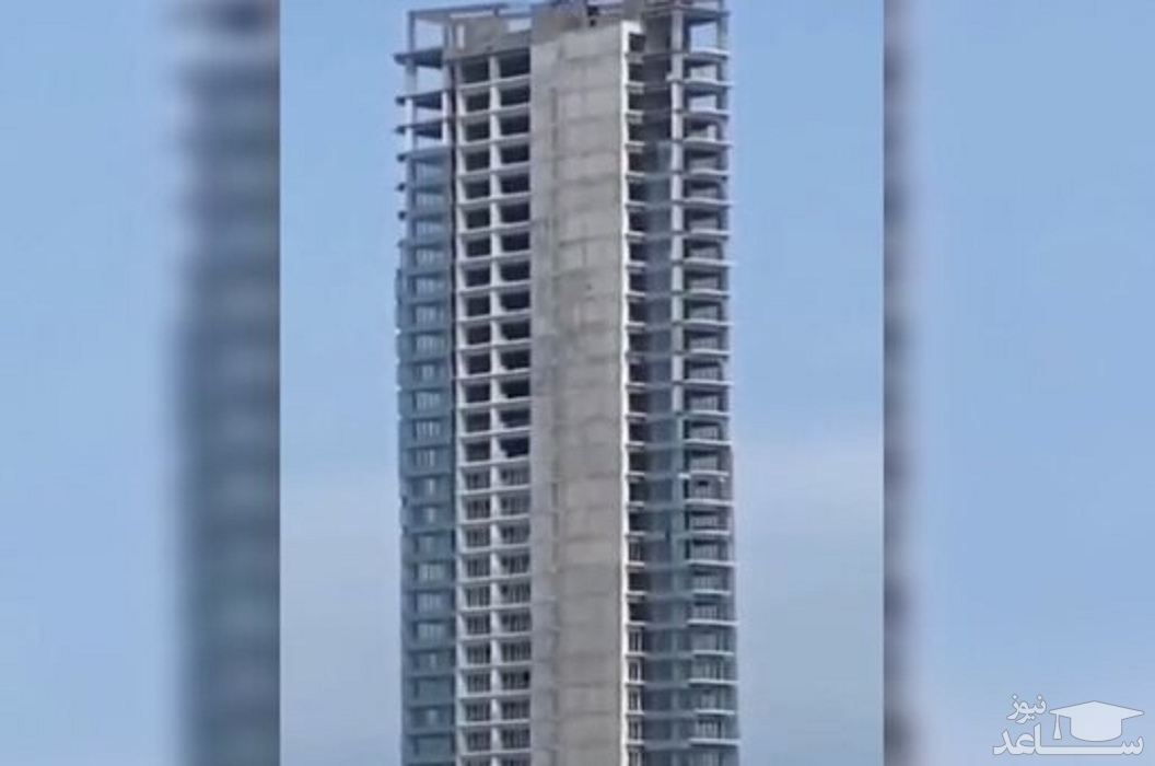 (فیلم) ایستادگی عجیب برج ۲۰۰متری در مکزیک در پی زلزله ۷.۴ ریشتری