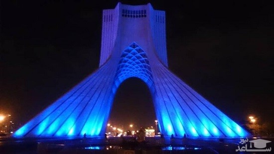 برج آزادی «آبی» شد
