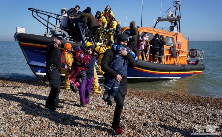 ورود پناهجویان با قایق به سواحل انگلیس/ PA