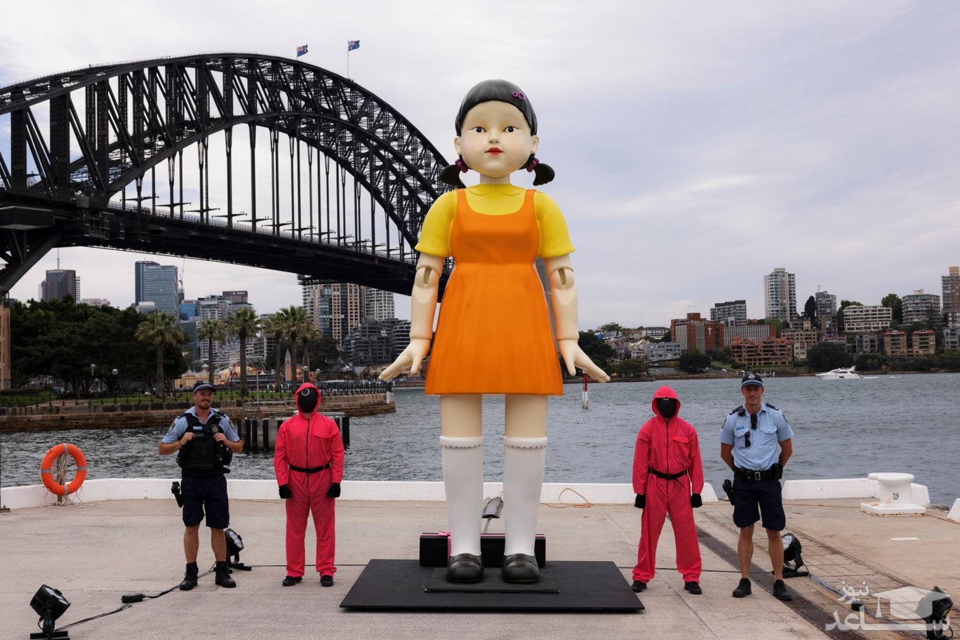 نصب عروسک بزرگ نماد سریال کره ای "بازی مرکب" در شهر سیدنی استرالیا/ گتی ایمجز