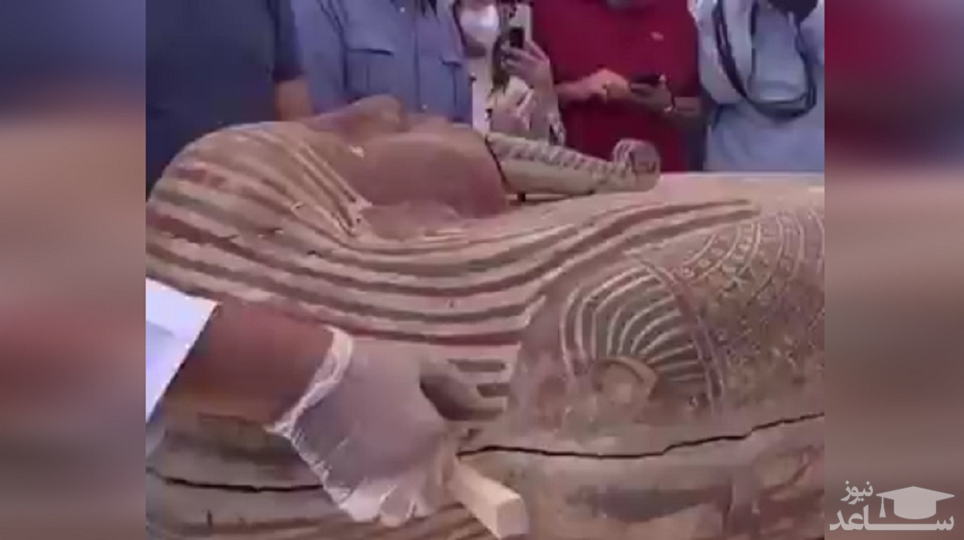 (فیلم) لحظه دیدنی باز شدن تابوت یک فرعون مومیایی شده