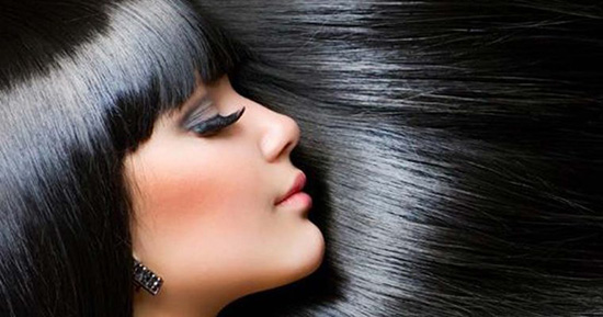 چگونه به روش های طبیعی موهای مشکی و براق داشته باشیم؟