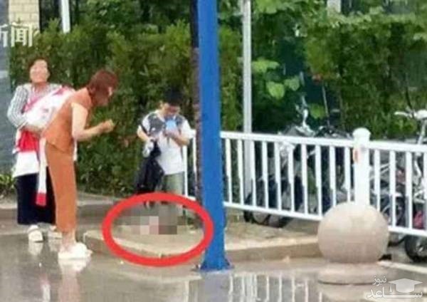 کار وحشتناک مادر چینی پس از زایمان دختر 15 ساله اش وسط خیابان!