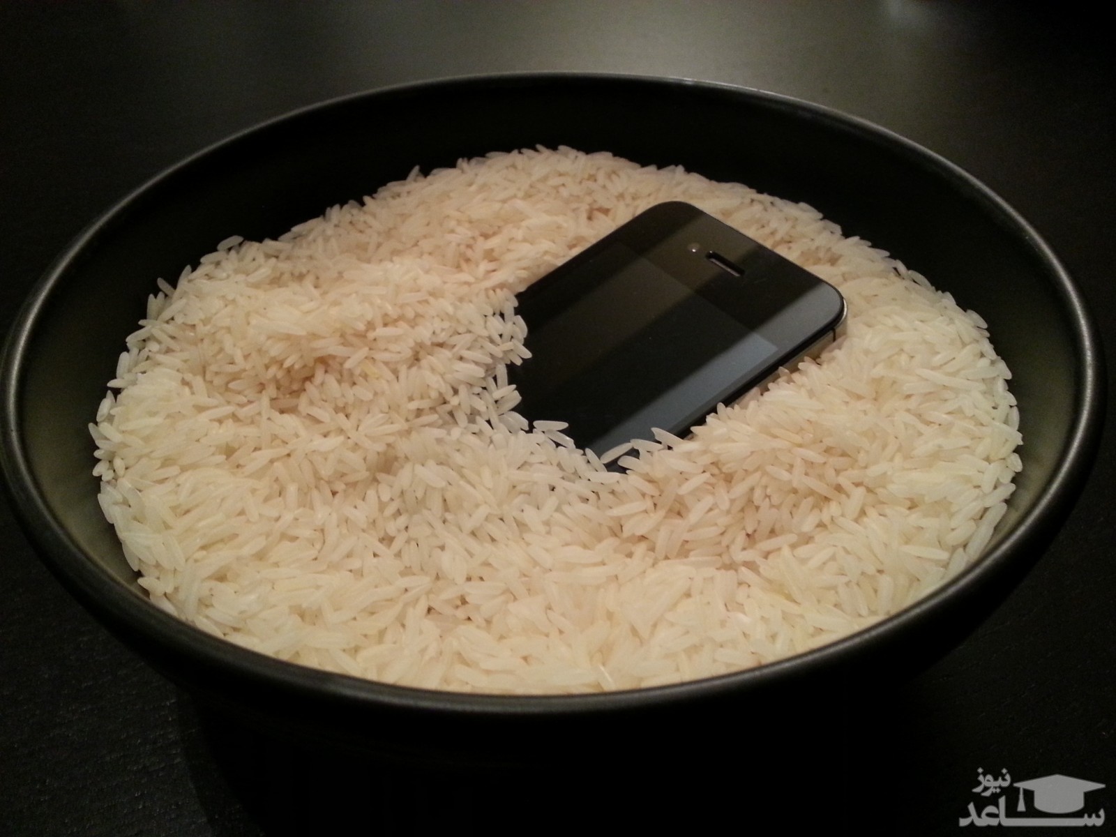 هرگز موبایل خیس را در برنج نگذارید