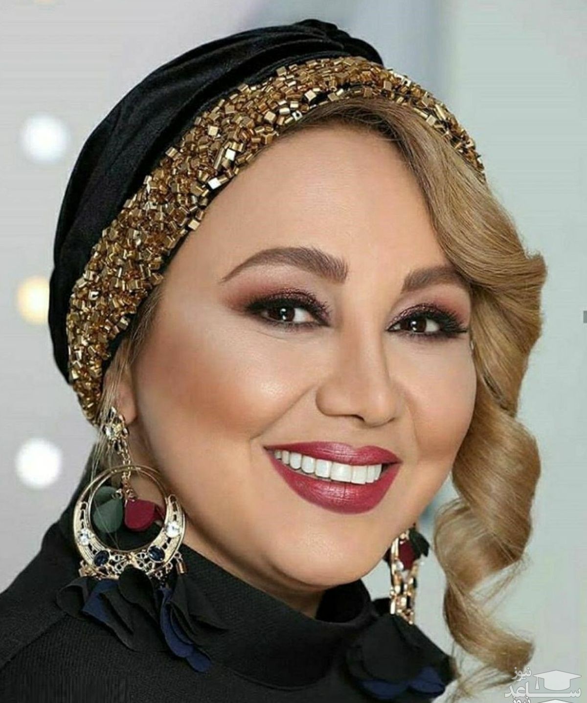 شیراز گردی بهنوش بختیاری با لباس خاص و زیبا