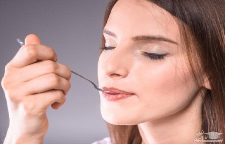 مزه فلز در دهان چه عللی دارد و چگونه درمان می‌شود؟