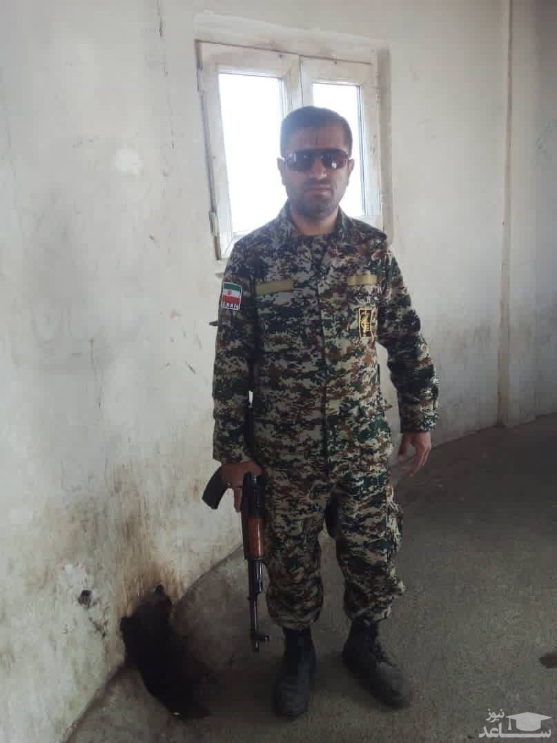 لحظه دلخراش پیدا شدن پیکر یک بسیجی از میان برف در حین انجام وظیفه + فیلم