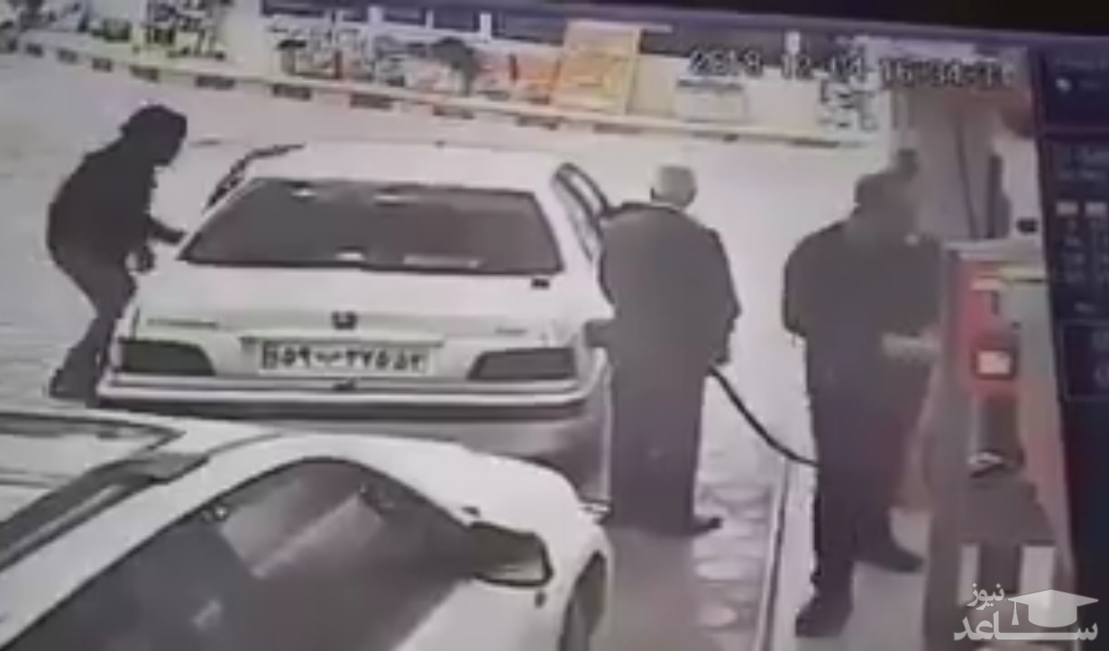 (فیلم) مدل عجیب و غریب سرقت ماشین در پمپ بنزین!