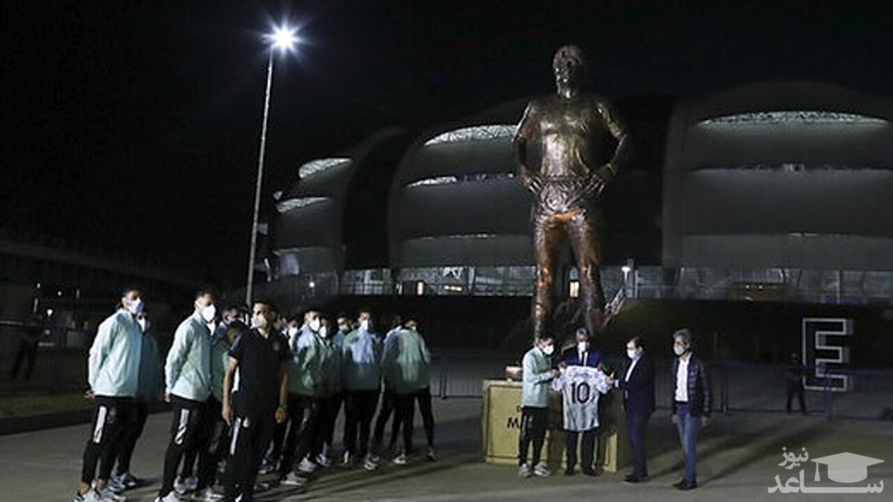 (فیلم) رونمایی از تندیس مارادونا در آرژانتین