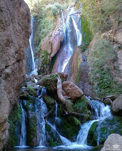آبشارهای قلعه تل شهر باغ ملک