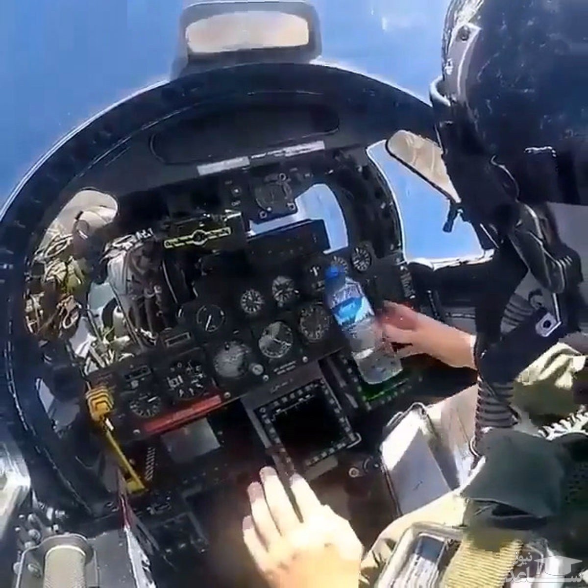 (فیلم) بازی با نیروی جاذبه توسط خلبان جنگنده
