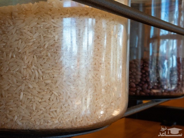 پوستر برنج در ظروف پلاستیکی
