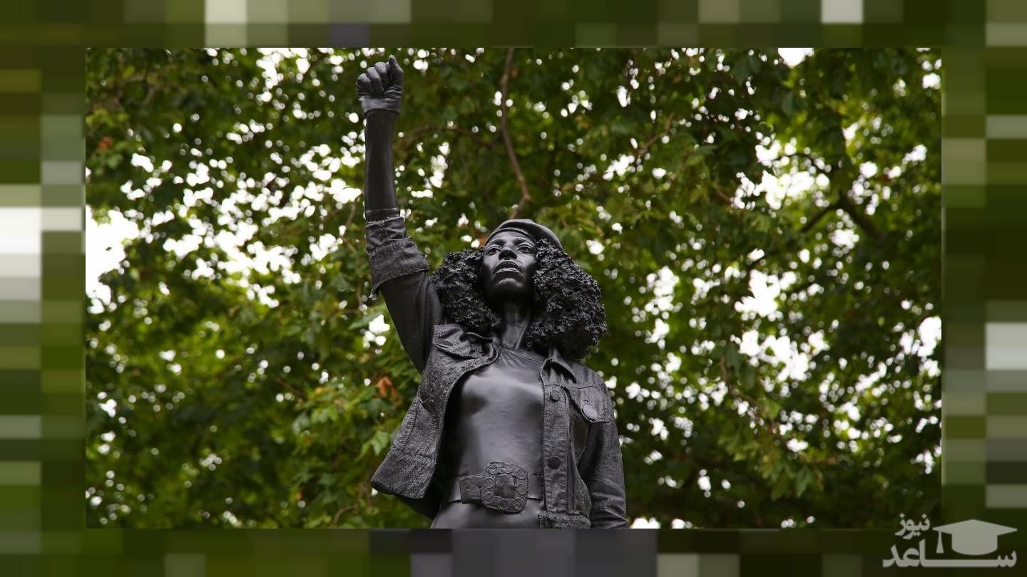 (فیلم) مجسمه زن سیاهپوست معترض جای برده دار بریتانیایی را گرفت!