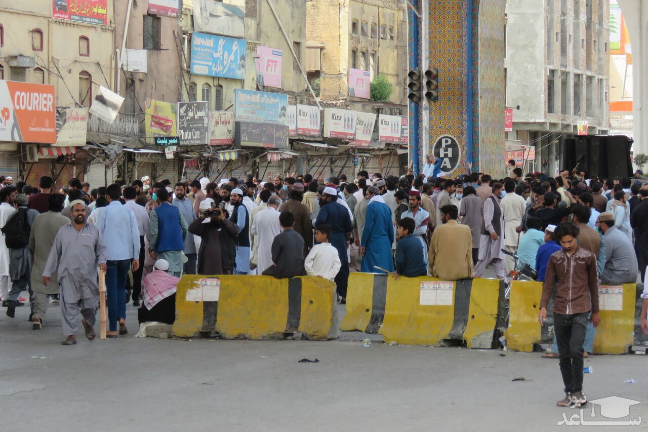 معترضان ضد فرانسه در پاکستان دست‌کم ۷ پلیس را به گروگان گرفتند