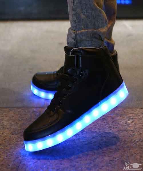 کفش کتانی LED روشن