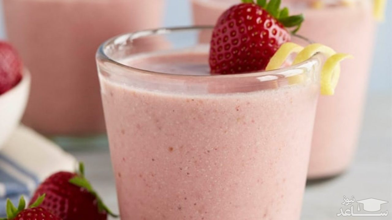 دستور تهیه اسموتی توت فرنگی