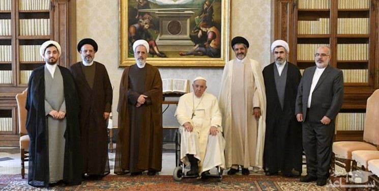 پوستر دیدار پاپ فرانسیس با آیت الله اعرافی