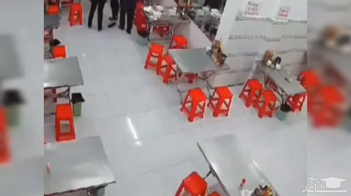 (فیلم) مصدوم شدن زن موتورسوار پس از ورود وحشتناک به رستوران