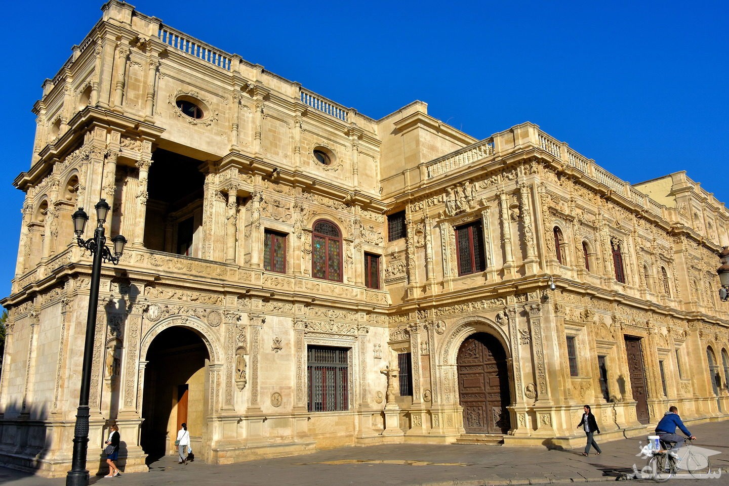  عمارت شهرداری (Ayuntamiento)