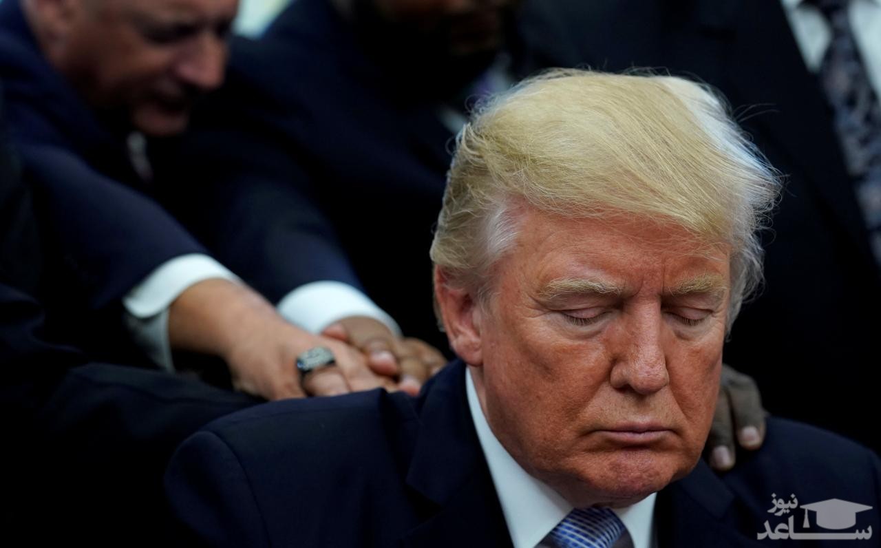 (فیلم) دعای بسیار عجیب و جنجالی یک کشیش برای ترامپ!