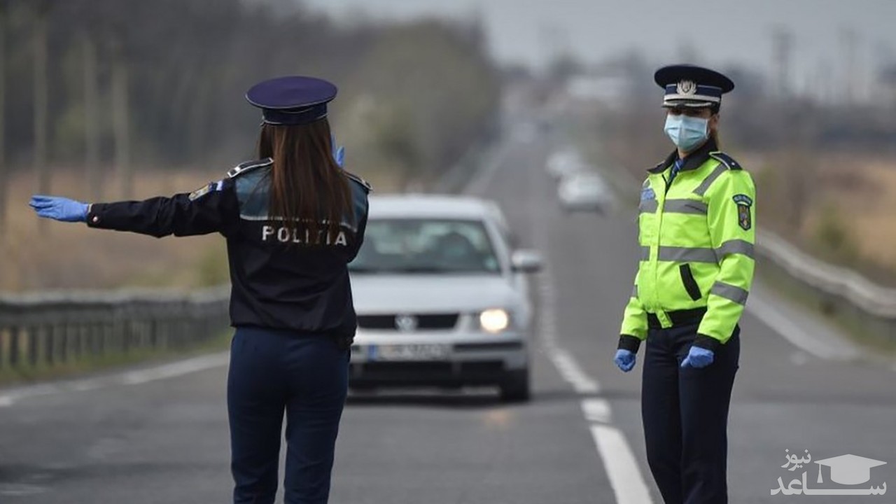(فیلم) مخفی شدن در قسمت بار برای عبور غیرقانونی از مرز 