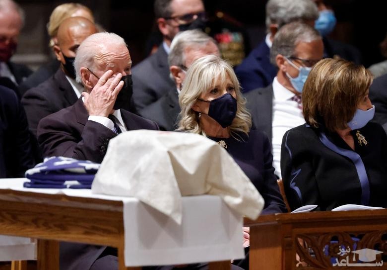 حضور جو بایدن و همسرش در مراسم تشییع سناتور سابق" جان وارنر" در کلیسای جامع شهر واشنگتن دی سی