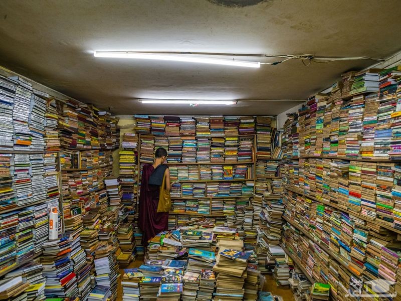 یک کتاب فروشی در شهر یانگون میانمار/ گلف نیوز