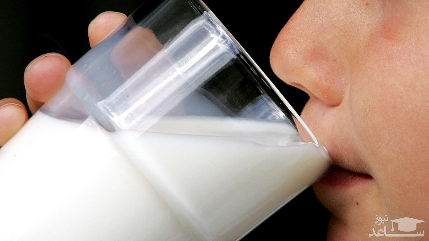 تصویرنوشیدن شیر