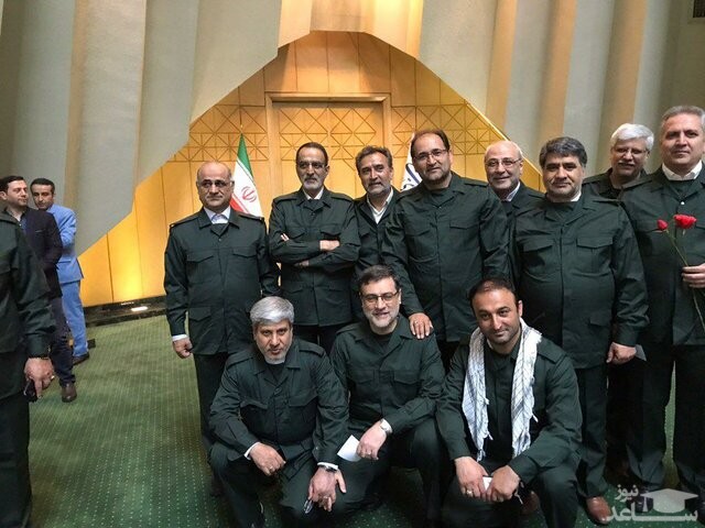 جمعی از نمایندگان با لباس سپاه در جلسه علنی امروز مجلس حضور یافتند.