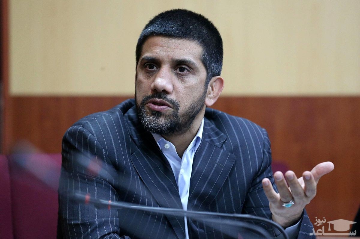 (فیلم) دبیر: بگذارید برکنارم کنند؛ مگر به کشتی چسبیده ام!