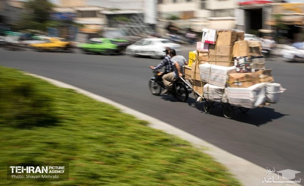 (تصاویر) شیوه های عجیب حمل بار در خیابان‌های تهران