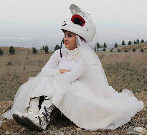 ماجرای جشن ازدواج بانوی اول موتور سواری ایران در کنار پیست