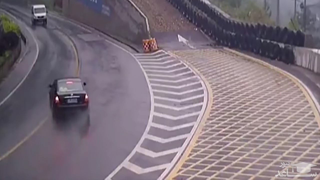 (فیلم) تصمیم عجیب راننده یک خودروی سواری در بزرگراه