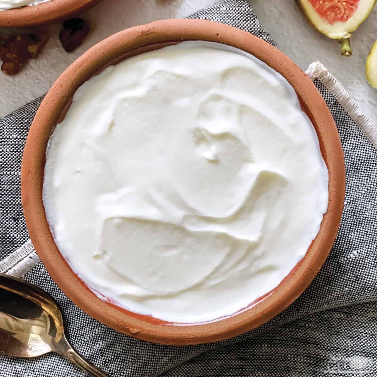 روش تهیه ماست سفت با نشاسته بدون خامه