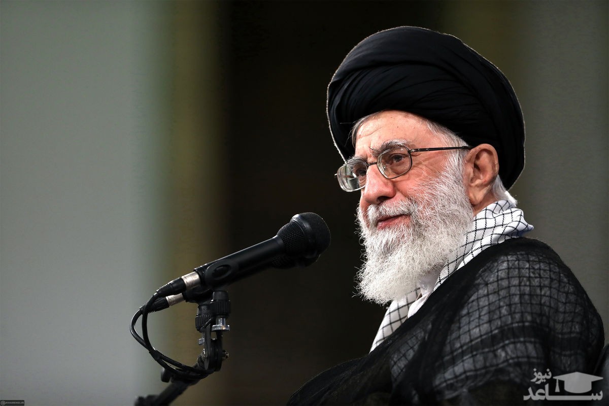پاسخ آیت‌الله خامنه‌ای به استفتایی درباره "طراحی لباس بانوان"