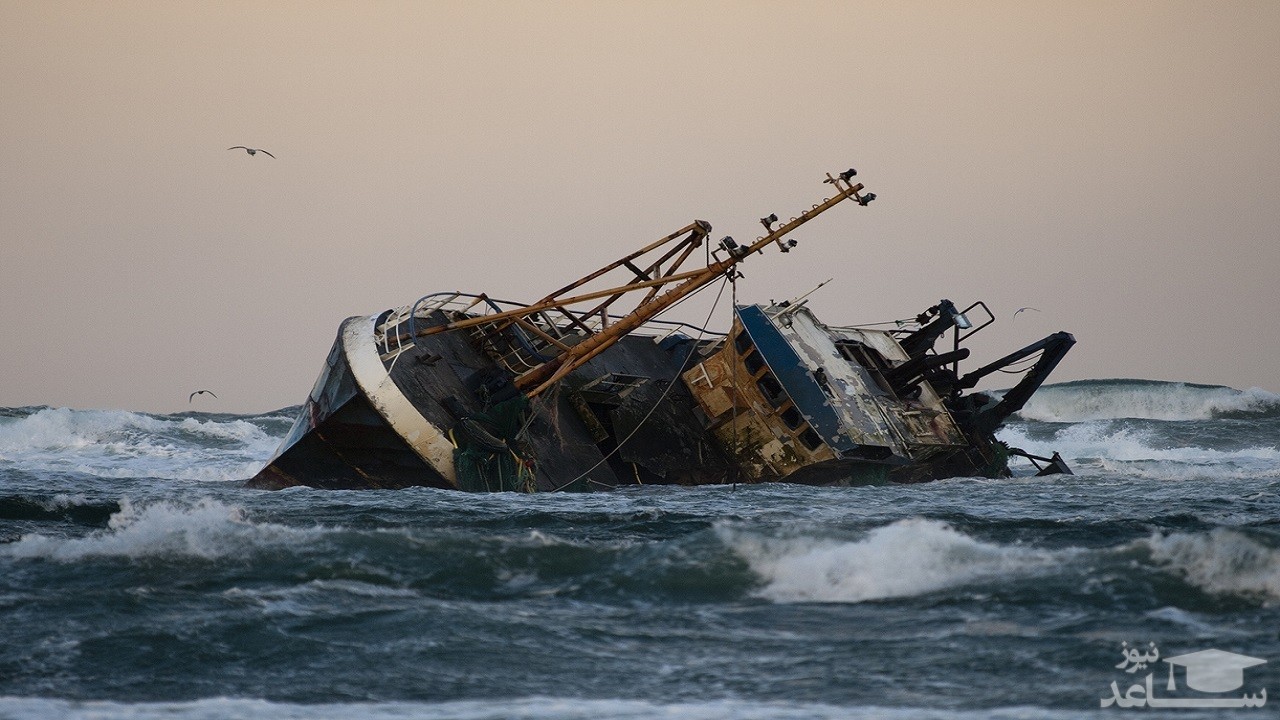 کشتی حامل سوخت در آب‌های تونس غرق شد
