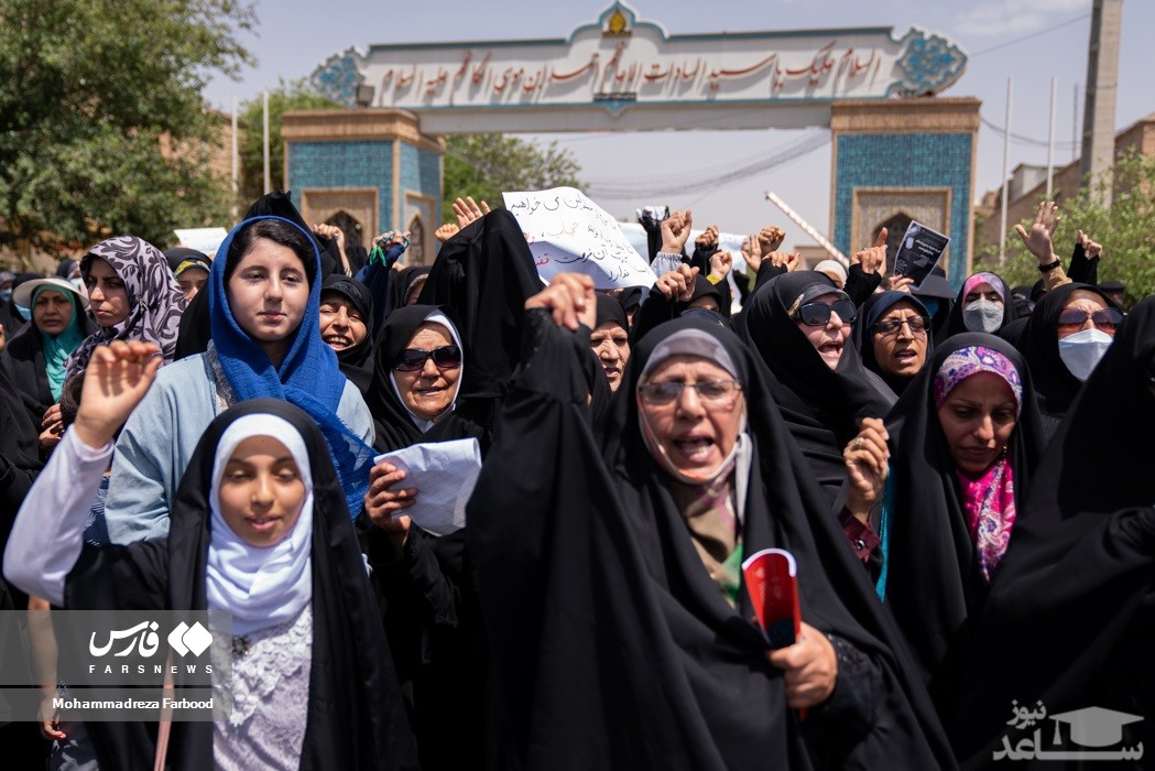 (تصاویر) اجتماع «حامیان حجاب و عفاف» در واکنش به کشف حجاب در بلوار چمران شیراز
