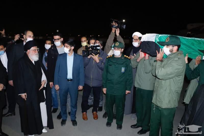 پیکر آیت الله محمد تقی مصباح یزدی وارد فرودگاه مشهد شد