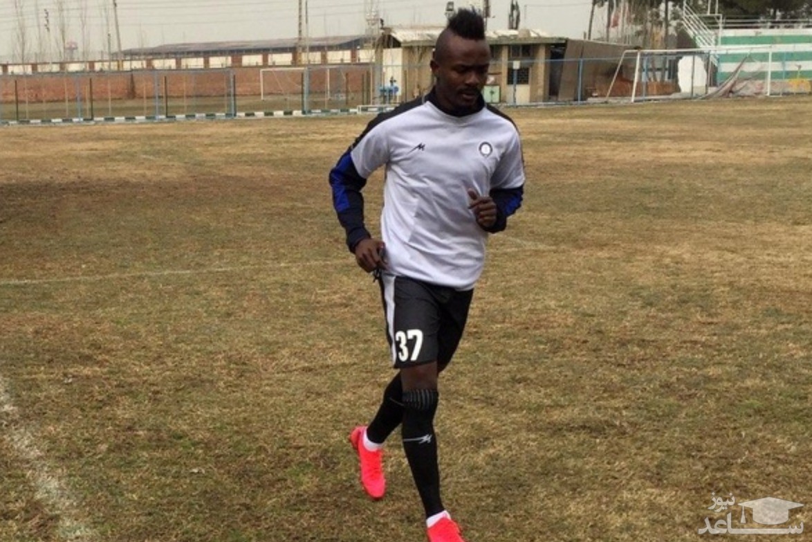 هدیه خاص منشا به قلعه‌نویی