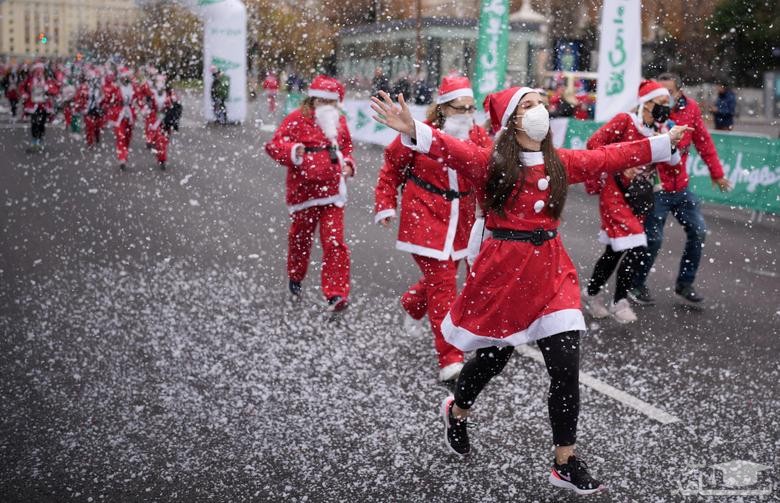 مسابقه دو سالانه بابانوئل ها در شهر مادرید اسپانیا/ رویترز