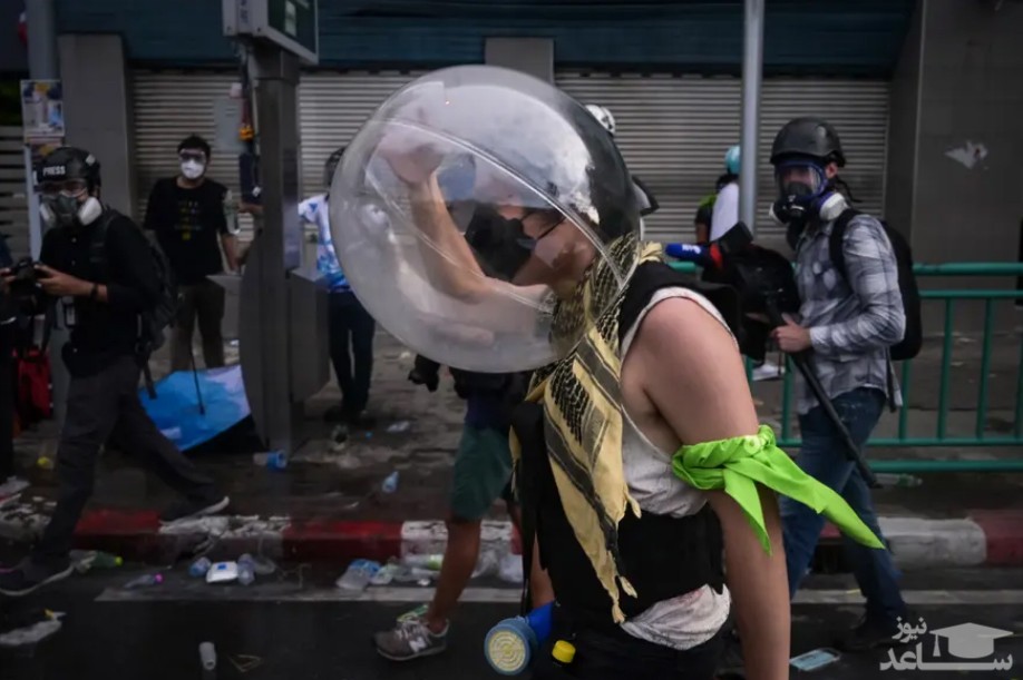 پوشیدن حباب محافظ از گار اشک آور