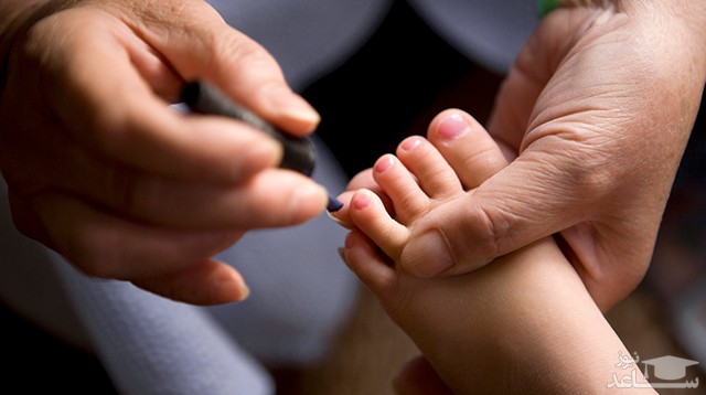 عوارض استفاده از لاک ناخن برای خانم ها و کودکان