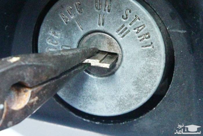 در آوردن کلید از قفل