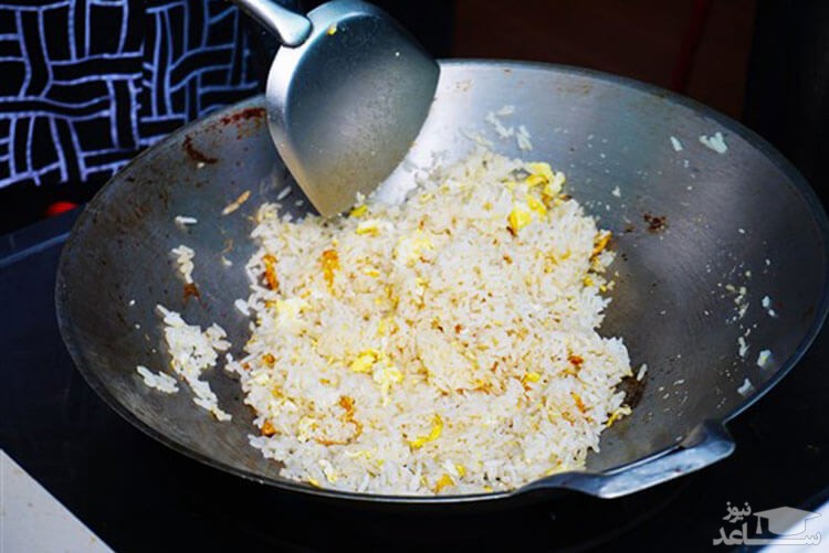 آیا گرم کردن مجدد برنج باعث سمی شدن آن می‌شود؟