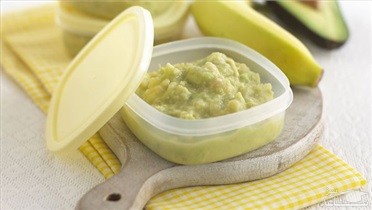 طرز تهیه پوره موز برای نوزادان و کودکان