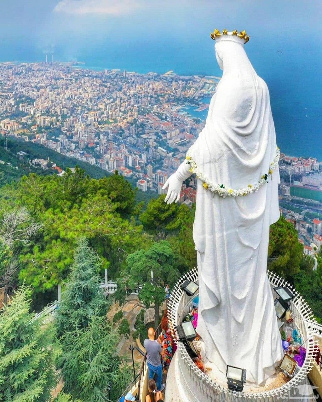 (فیلم) مجسمه مریم مقدس در «حریصا» یکی از مکانهای مهم زیارتی در لبنان