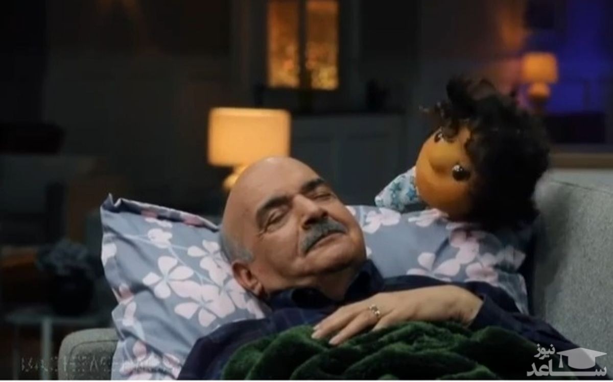 (فیلم) کل‌کل خنده‌دار ایرج طهماسب و «بچه» هنگام خواب!