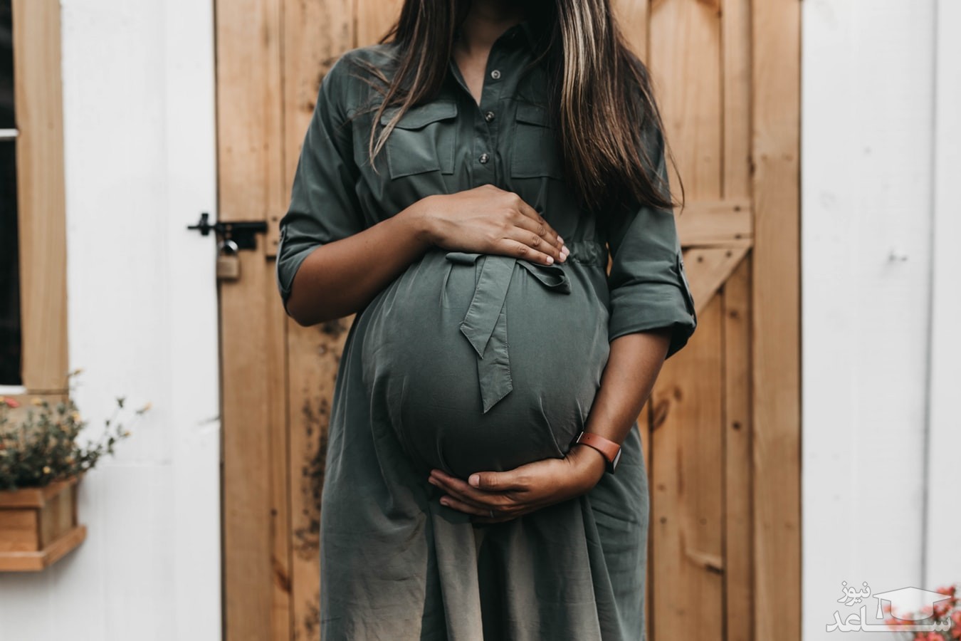 خطرات و عوارض پوشیدن لباس های تنگ در بارداری