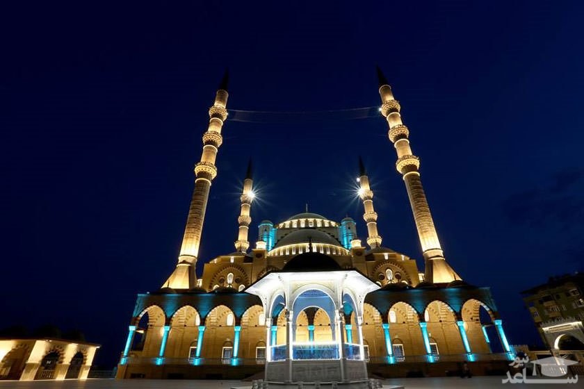 مسجد عبدالحمید خان کجاست؟