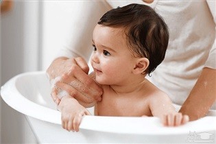 استحمام زیاد برای چه کودکانی مضر است؟